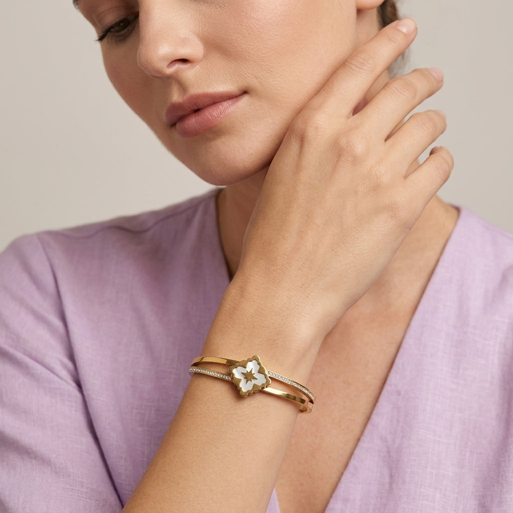 Celestial Clover Pearl Gold Bracelet